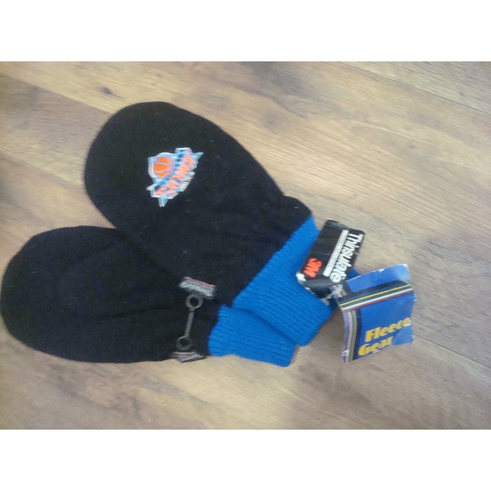 GLOVES NEW YORK NICKS  --- KIDS----  VINTAGE DEADSTOCK‎ 04